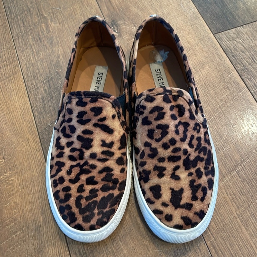 Steve Madden Slip Ons - Safary Leopard Print Size 6.5